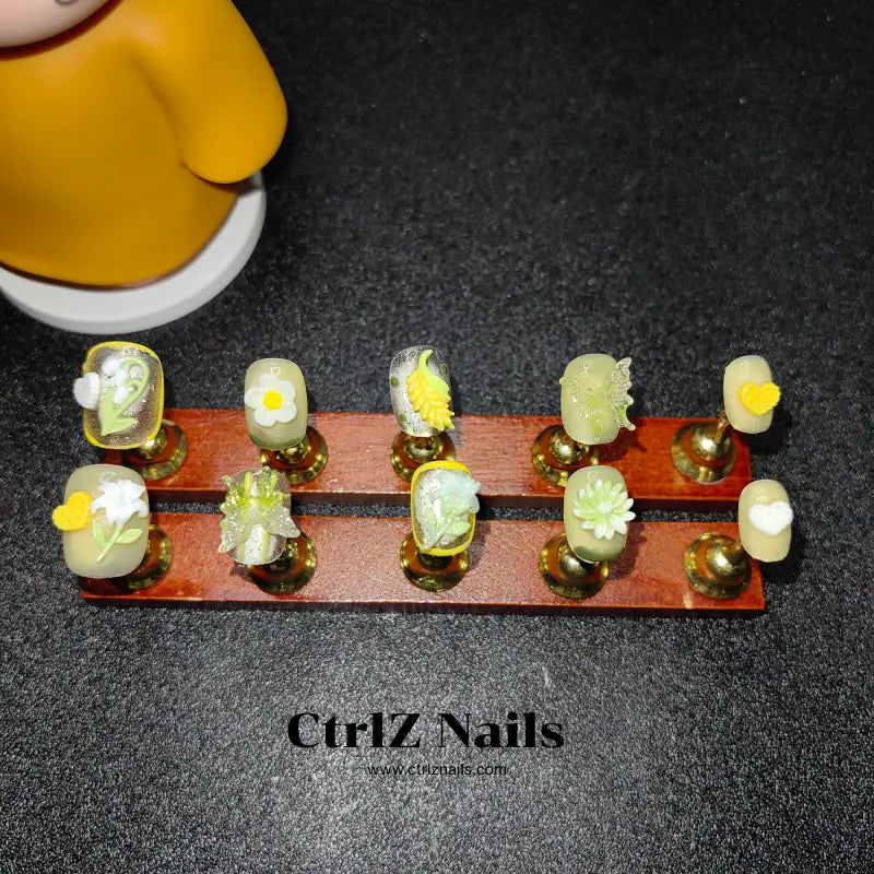 Handmade Press-On Nails – "Sun-Kissed Blossom"