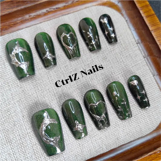 Emerald Green Cat Eye Press On Nails – Magnetic Effect Handmade Fake Nails for Salon-Quality Nail Designs