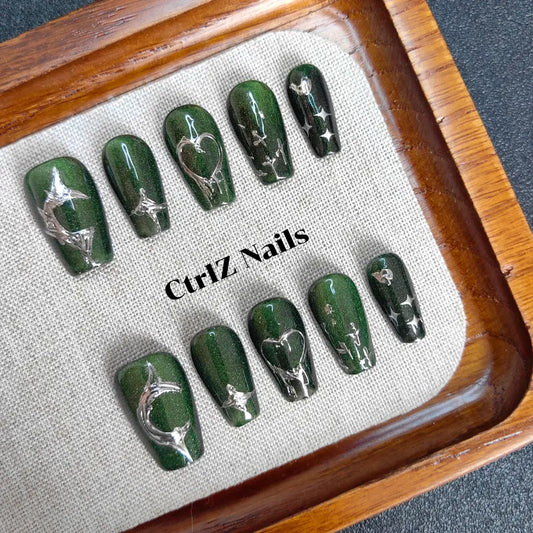 Emerald Green Cat Eye Press On Nails – Magnetic Effect Handmade Fake Nails for Salon-Quality Nail Designs