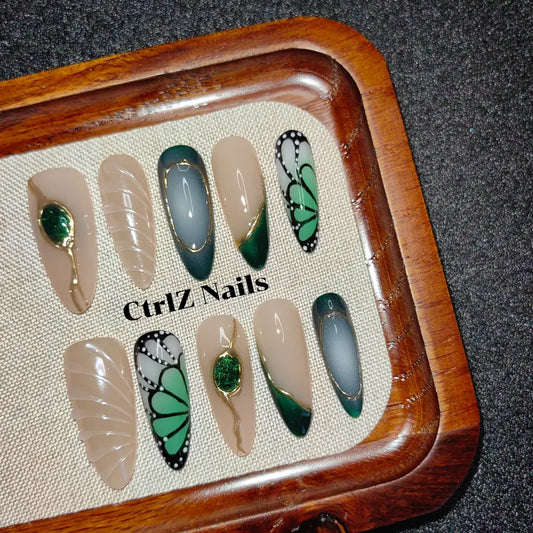 Handmade Press-On Nails: Luxe Green Cat's Eye
