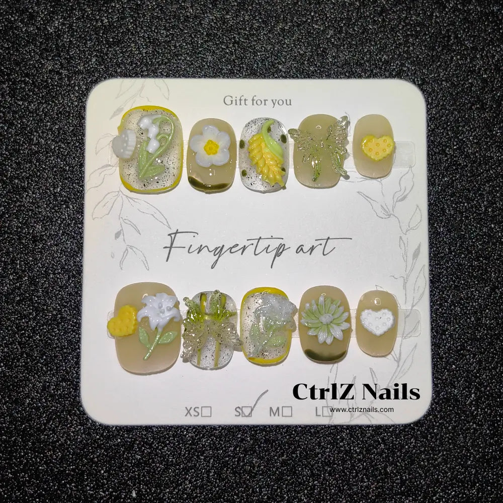 Handmade Press-On Nails – "Sun-Kissed Blossom"