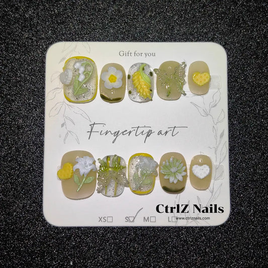 Handmade Press-On Nails – "Sun-Kissed Blossom"