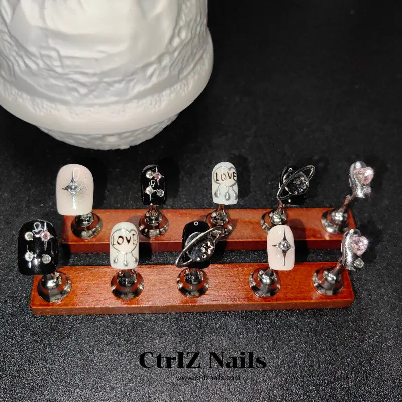 Handmade Press-On Nails – "Baddie Planet"